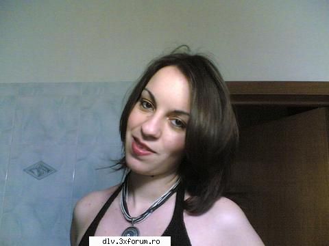 :hi: la toata lumea.sunt laura sa ne prezentam :)